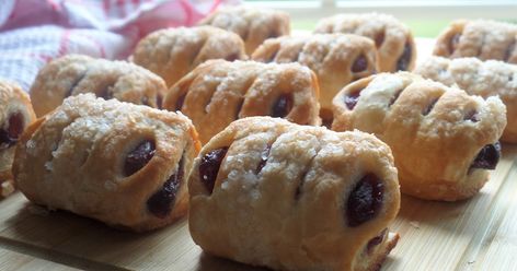 Strudel Bites, Desserts To Feed A Crowd, Blueberry Strudel, Blueberry Cream Cheese Muffins, Blueberry Bush, Peach Pound Cakes, Strudel Recipes, Batch Recipes, Peach Pie Filling