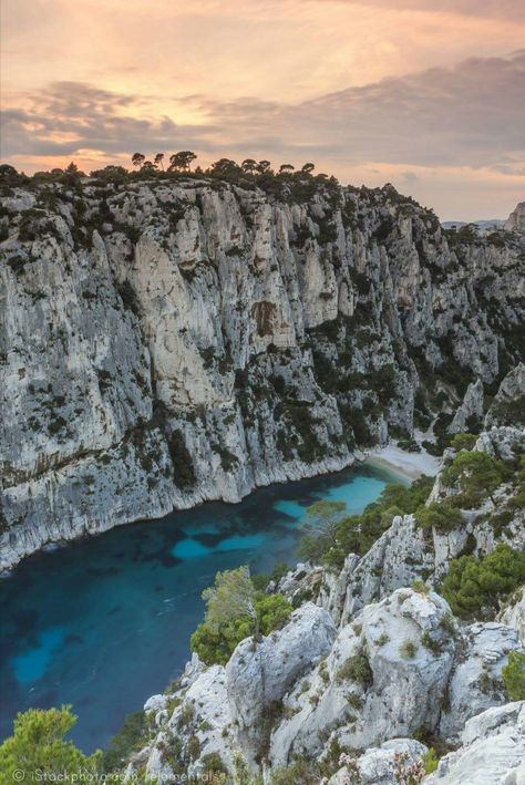 Les calanques de Cassis French Landscape, The French Riviera, Provence France, Beautiful Sights, French Riviera, Wonders Of The World, Picture Perfect, Places Ive Been, Places To Go