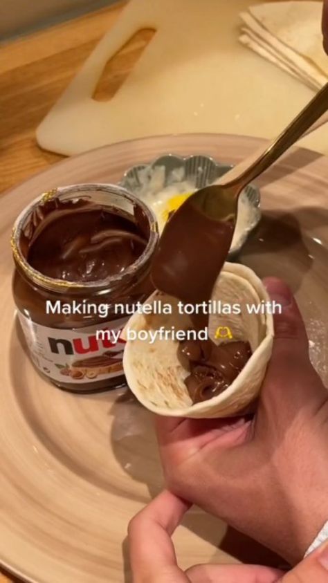 dessertplanet_ on Instagram: Yummy Nutella Tortillas 🍫🥵 Follow 👉 @dessertplanet_ for more🍧 Follow 👉 @dessertplanet_ for more🍧 - - Credit: @alvablomdahl Tortillas, Chocolate Fondue, Nutella, On Instagram, Instagram