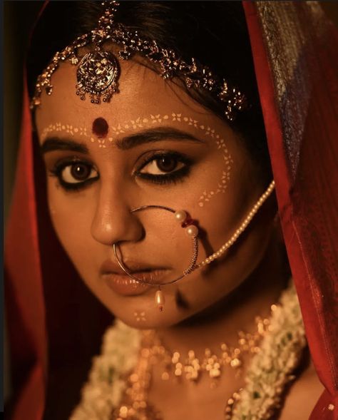 Bengali Makeup, Indian Bride Makeup, Bengali Bridal Makeup, Bengali Bride, Bengali Wedding, Silver Jewellery Indian, Indian Photoshoot, Bride Photography, Wedding Prints