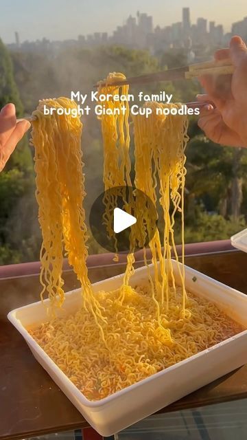 Jules 주연 🇰🇷🇦🇺 on Instagram: "Korean giant cup noodles 😮‍💨😋👍🏽 Do you think you can finish this? #jumbodosirak #koreanramyun #koreanfood" Noodles Korean, Instagram Korean, Cup Noodles, January 26, Korean Food, Noodles, You Think, Thinking Of You, Audio