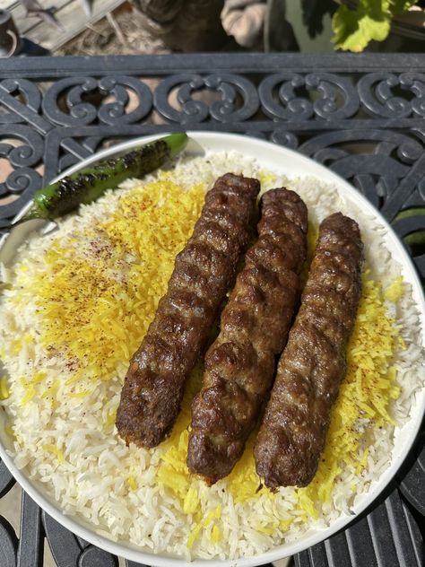 Beef Koobideh Kebab (Persian favorite) - Rookie With A Cookie Persian Kebab Koobideh, Koobideh Kebab, Koobideh Kabob Recipe, Persian Beef, Chicken Spinach Curry, Meat Recipes Easy, Beef Kebab, Healthy Food Vegetarian, Drink Snacks