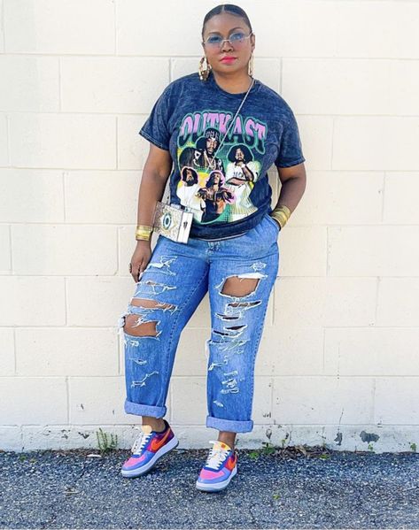 Graphic Tee Outfit Fall Casual, Jeans And Tennis Shoes Outfit, Graphic Tee Outfit Black Women, Houston Trip, Rockstar Fashion, Casual Pieces, Plus Size Baddie Outfits, Outfit Inspiration Women, Fashion Vibes