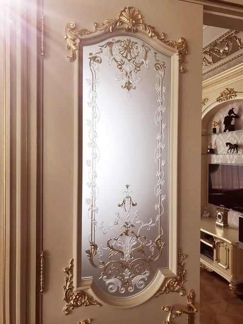 Etched Glass Door, Silver Door, Baroque Decor, Wall Paneling Diy, Classic House Design, Door Glass Design, Glass Engraving, Classic Interior Design, Door Design Interior