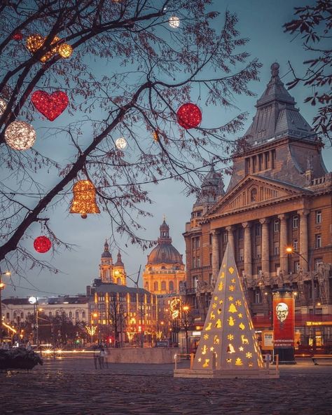 Home / Twitter Hungary Christmas, Budapest Vacation, Budapest Christmas, Visit Budapest, Vision Board Pictures, Europe Photos, Europe Map, Budapest Hungary, Beautiful Places In The World