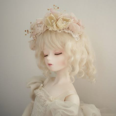 olmmm:  flower by likethestar on Flickr. Flower Doll, Bjd Dolls Girls, Doll Aesthetic, Victorian Dolls, Living Dolls, Pink Girly Things, Doll Repaint, New Dolls, Fairy Dolls