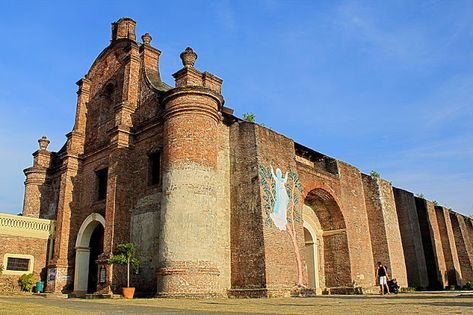 Santa Maria Church, Philippine Architecture, Ilocos Sur, Filipino Architecture, Ilocos Norte, St Maria, Church Pictures, Spanish Architecture, Church Building