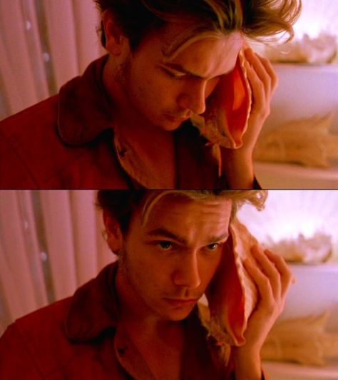 Mike Waters, My Own Private Idaho. Mike Waters, River Phoenix Keanu Reeves, Phoenix Photo, Private Idaho, My Own Private Idaho, River Phoenix, Hey Jude, Fame Dr, Old Movies