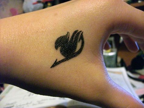 Fairy Tail Tattoos, Fairy Tail Tattoo, Unique Hand Tattoos, Tail Tattoo, Side Hand Tattoos, Happiness Tattoo, Anker Tattoo, Fariy Tail, Cool Small Tattoos