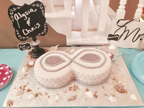 Infinity anniversary cake Infinity Cake Design, Shape Cake, Cake Studio, Anniversary Cake, Infinity Symbol, Wedding Decor, Wedding Decorations, Birthday Cake, Cake