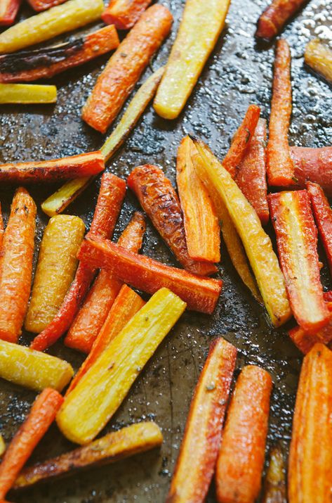 Bourbon & Honey Glazed Carrots // So...Let's Hang Out Kentucky Derby Fundraiser, Bourbon Honey, Kentucky Derby Recipes, Healthy Side Dish Recipes, Real Food Snacks, Derby Party Ideas, Honey Glazed Carrots, Kid Recipes, Honey Glazed