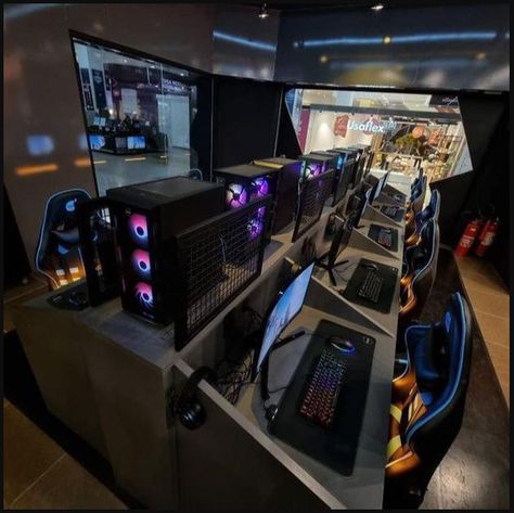 Gaming Cafe, Neon Club, Gamer Headset, Set Up Gamer, Games Room Inspiration, Game Station, Gaming Lounge, Game Arena, Gaming Center