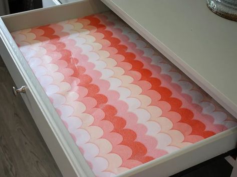 Wrapping Paper Storage Ideas, Diy Drawer Liners, Dresser Drawer Liners, Paper Storage Ideas, Small Bathroom Storage Diy, Lining Drawers, Paper Drawer, Organizing Linens, Girl Dresser