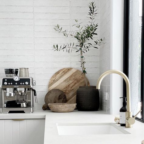 Farmhouse Kitchen Splashback, Kitchen Natural Light, Farmhouse Chic Kitchen, White Kitchen Rustic, Kitchen Splashback Tiles, Brisbane Airport, Kitchen Design Gallery, Beaumont Tiles, Farmhouse Look