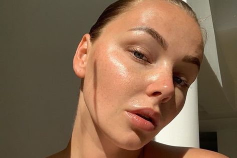 How to Use Glycolic Acid and Niacinamide in Your Skincare Routine for Smooth, Bright, Even-Toned Skin | The Skincare Edit Glycolic Acid Serum, Glycolic Acid Toner, Moderate Acne, Allies Of Skin, Acne Vulgaris, Skin Care Toner Products, The Ordinary Skincare, Skin Photo, Best Skin Care Routine