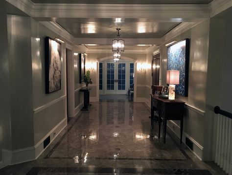 Carrington Manor, Manor Aesthetic, Dynasty Tv Show, Manor Interior, Mansion Aesthetic, Apartment Entrance, Interior Design Sketch, American House, Dream House Interior