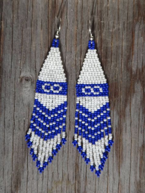 Beaded Earrings Native American, Pretty Earrings Dangle, Flag Beads, Earrings Native American, Native Beading Patterns, Beaded Earrings Native, Beaded Fringe Earrings, Beadwork Designs, Native Beadwork