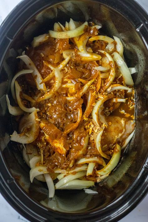 French Onion Whole 30, New York Strip Crockpot Recipe, Recipes Using French Onion Soup Can, Chicken And Onions Crockpot, French Onion Pork Tenderloin Crock Pot, Crockpot Chicken French Onion Packet, Crockpot Onion Chicken, Crockpot Lipton Onion Chicken, Slow Cooker One Pot Meals