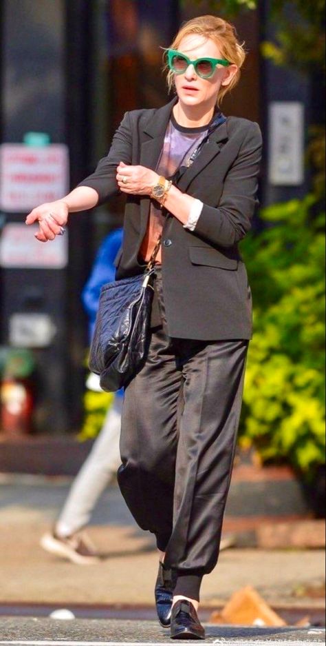 Cate Blanchett Street Style, Cate Blanchett Style, Catherine Élise Blanchett, Woman In Suit, Robin Wright, Cate Blanchett, Outfit Goals, College Fashion, Style Icon