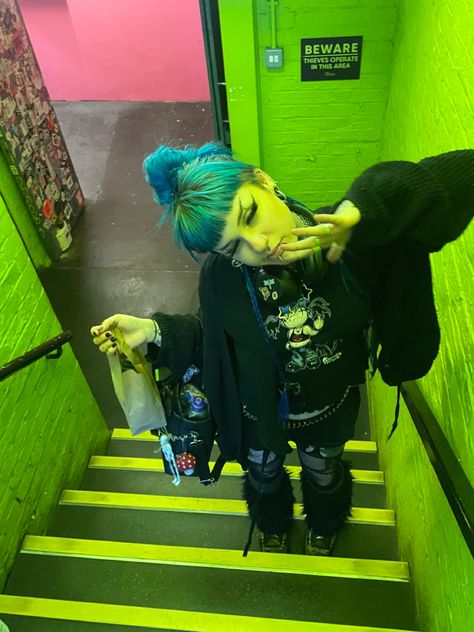 Blue Edgy Outfit, Blue Hair Alternative, Goth Fits, College Fits, Alt Girls, Fire Fits, Swaggy Outfits, Alternative Outfits, Photography Inspo