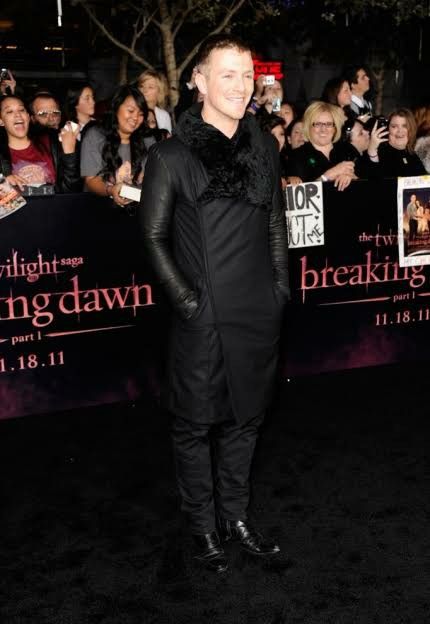 Charlie Bewley, Twilight Saga Breaking Dawn, Booboo Stewart, Style Muse, Breaking Dawn, The Twilight Saga, Fan Fiction, Twilight Saga, Red Carpet