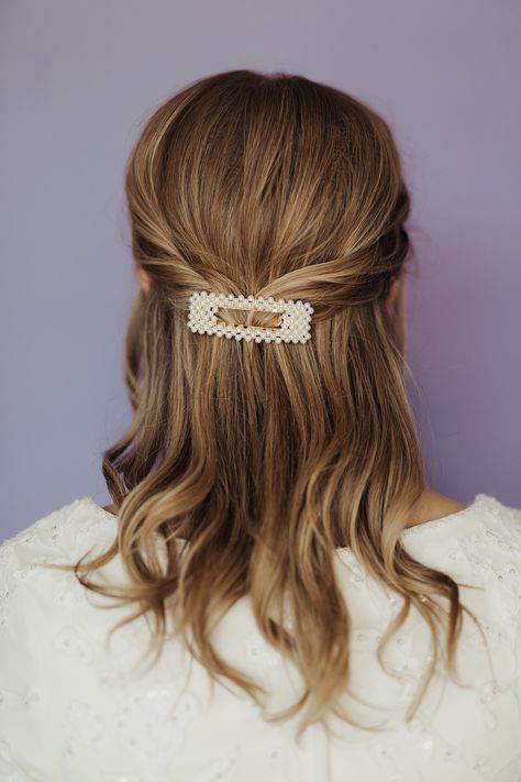 Hair Half Up Clip, Half Up Half Down Hair With Barrette, Half Up Barrette Hairstyles, Half Up Half Down With Barrette, Pearl Clip Hairstyle, Pearl Hair Clip Hairstyles, Half Up Half Down Wedding Hair With Barrette, Half Up Half Down Wedding Hair Pearl Pins, Half Up Half Down Pearl Pins