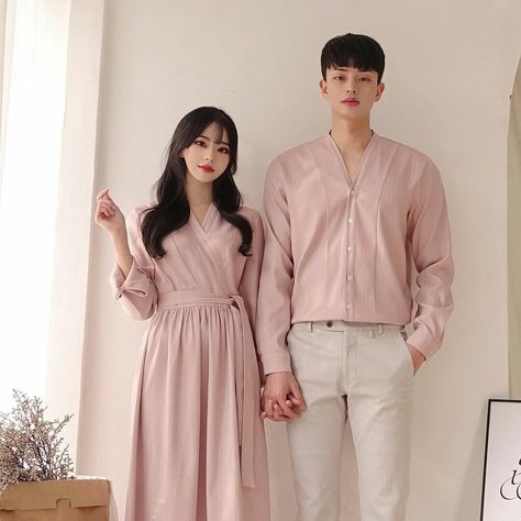 Pink Couple Outfit, Ootd Couple, Couples Clothes, Outfit Couple, Outfits Pastel, Couple Fits, Couple Set, Couple Dress, Cute Couple Outfits