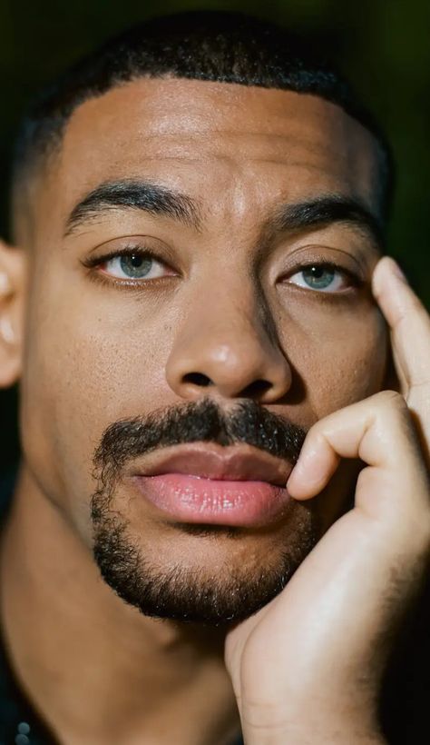 Black Guy With Blue Eyes, Aaron Pierre Aesthetic, Aron Pierre, Aaron Pierre Actor, Arron Piere, Afro Latino Men, Tall Dark And Handsome Men, Black Male Actors, Handsome Black Guys