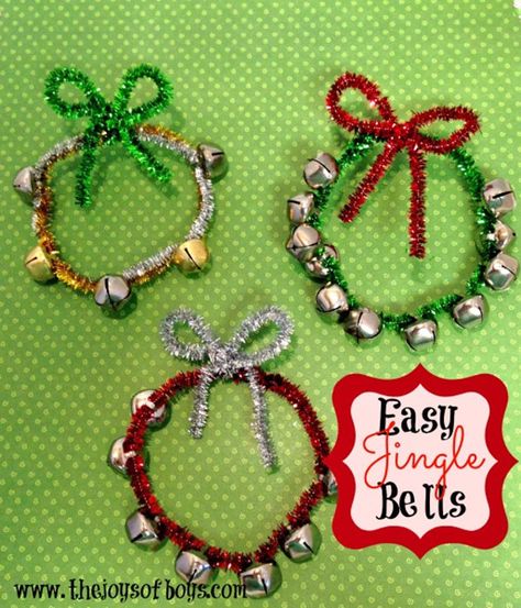 Easy Jingle Bells Kids Craft | Featured with 29 Awesome Classroom Christmas Party Ideas {OneCreativeMommy.com} Bells Craft, Jingle Bell Crafts, Classroom Christmas Party, School Christmas Party, School Craft, Party School, Cute Christmas Tree, Christmas School, Preschool Christmas