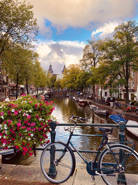 Amsterdam Wallpaper, World Most Beautiful Place, Vision Board Pictures, Netherlands Travel, Amsterdam Travel, Amsterdam City, Places In The World, Speak English, Amsterdam Netherlands