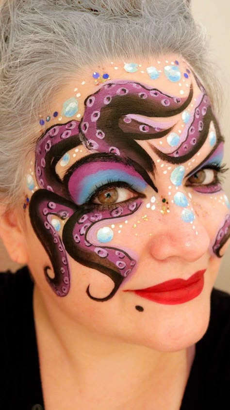 Octopus face painting Sea Creature Face Paint, Makeup Esthetics, Under The Sea Makeup, Creature Makeup, Disney Face Painting, Octopus Face, Painting Octopus, Mermaid Face Paint, Adult Face Painting