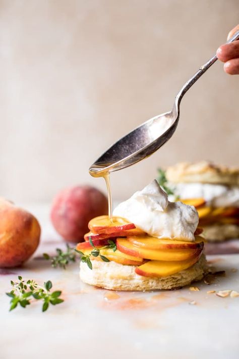 Sweet Peach Thyme Shortcakes Studio Food Photography, Dessert Inspiration, Slow Cooker Desserts, Desserts Vegan, Peach Recipe, Half Baked Harvest, Sweet Peach, Tasty Recipes, Yummy Recipes