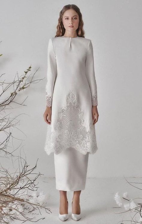 Bridal Baju Kurung, Baju Kurung Wedding Dresses, Wedding Baju Kurung, Baju Raya Ideas Modern, Raya Outfit Ideas, Baju Kurung Wedding, Design Baju Kurung Fashion, Akad Nikah Dress, Baju Kurung Fashion