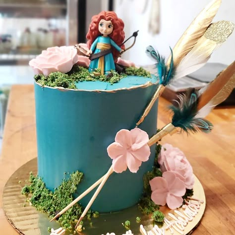 Merida Brave Cake Ideas, Disney Brave Cake, Brave Cake Ideas, Brave Merida Birthday Party, Brave Themed Birthday Party, Merida Brave Birthday Party Ideas, Disney Brave Birthday Party, Merida Birthday Cake, Merida Brave Cake