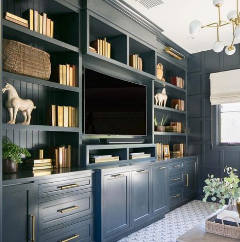 home office built ins or living room builtins in navy cabinets Built In Bookshelves, Home Office Built Ins, Office Built Ins, Built In Shelves Living Room, Living Room Built Ins, Flat Screen Tv, Built In Bookcase, Built In Cabinets, Decor Minimalist