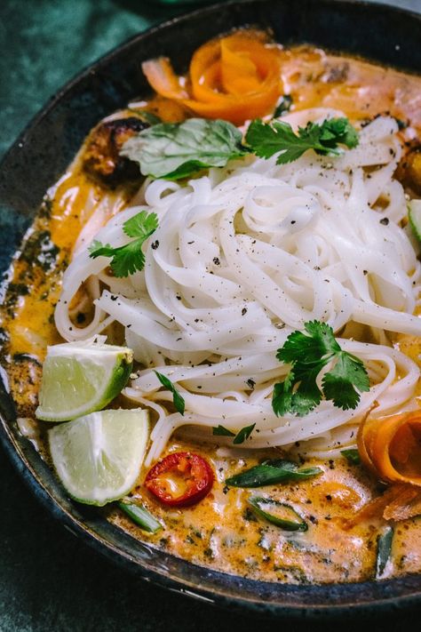 sauce Thai Chicken Meatball Khao Soi, Kao Soi Recipe, Holistic Food Recipes, Top Rated Recipes Of All Time, 20-min Meal Ideas, Asian Meal Prep, Chicken Khao Soi, Kao Soi, Coconut Curry Noodle Soup