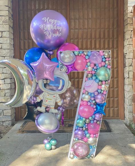 Space Barbie Birthday, Two The Moon Party Decorations, Pastel Space Party, Disco Space Party, Pink Space Party, Girly Space Party, Two The Moon Birthday Party Decorations, Space Girl Birthday Party, Girl Astronaut Party