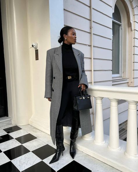 5 Key Items I'm Buying This Fall/Winter Season | Who What Wear Fall Outfits For Black Women, Grey Coat Outfit, Old Money Winter, Mango Coats, Gray Wool Coat, Corporate Style, Chic Coat, Fashion Pics, Coat Outfit