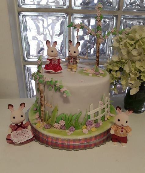 Calico Critters Birthday Cake, Calico Critter Birthday Party Ideas, Sylvanian Families Birthday Cake, Calico Critter Birthday Cake, Sylvanian Families Birthday Party, Calico Critter Birthday Party, Calico Critters Birthday Party, Calico Critter Cake, Sylvanian Families Cake