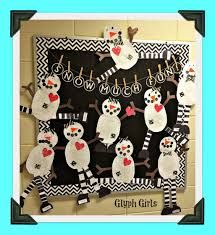 15 Snowman Bulletin Boards That Will Melt Your Heart Snowman Bulletin Board, January Themes, Teacher Door Decorations, Nursery Christmas, Christmas Extravaganza, Snowmen At Night, January Classroom, January Bulletin Boards, Bullentin Boards