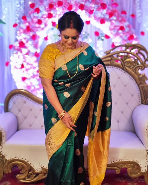 Bengali Wedding Look, Katan Saree, Bengali Wedding, Wedding Look, Wedding Guest Looks, Wedding Looks, Wedding Guest, Silk Sarees, Saree