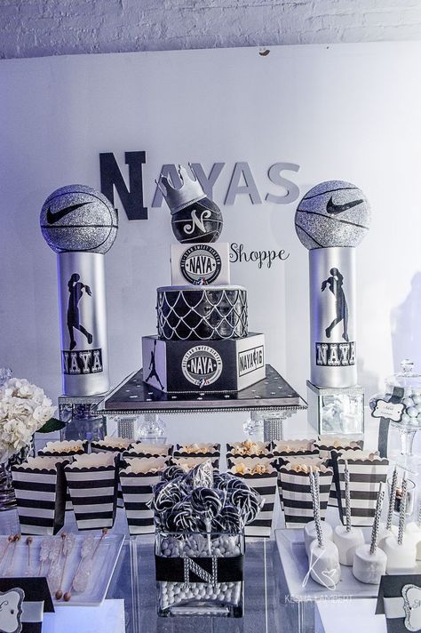 Inspo Baseball Centerpieces, Nike Ideas, Basketball Banquet, Music Centerpieces, Basketball Theme Party, Sports Banquet, Sweet 16 Photos, Sneaker Ball, Sweet 16 Themes