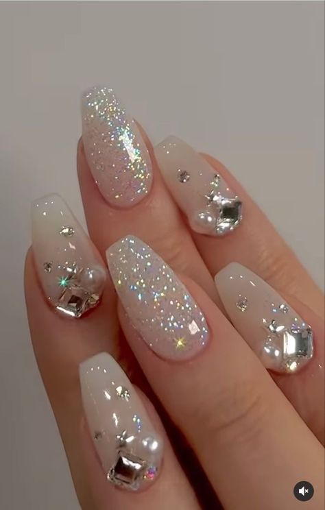 Nail Art Mariage, Ongles Bling Bling, Bridal Nails Designs, Bridal Nail, Nails Art Ideas, Bridal Nail Art, Wedding Nail, Wedding Nails Design, Nail Art Wedding