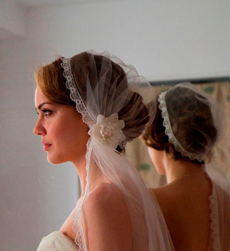 20's veil... so sweet! Juliet Cap Veil, Vintage Bridal Hair, Juliet Cap, Cap Veil, Bridal Cap, Veil Headpiece, Vintage Veils, Wedding Veils Lace, Veil Hairstyles