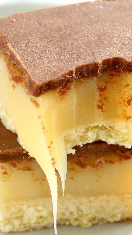 Million Dollar Bars, Millionaire Bars, Yummy Deserts, Cookies Bars, Desserts Menu, Milk Bar, Bars Recipe, Easy Cookie Recipes, Million Dollar