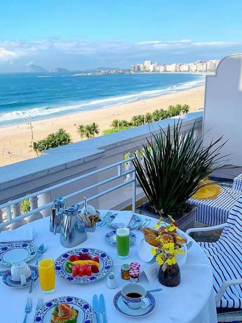 Breakfast On The Beach, Breakfast Around The World, Coffee Presentation, Copacabana Palace, Stunning Hotels, Hotel Breakfast, Romantic Meals, Dream Mansion, Vacation Goals