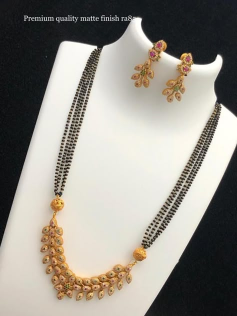 Trendy Mangalsutra Designs, Gold Jewelry Prom, Pearl Earrings Designs, Black Beads Mangalsutra Design, New Gold Jewellery Designs, Bridal Jewelry Vintage, Gold Jewelry Simple Necklace, Beautiful Gold Necklaces, Gold Mangalsutra Designs