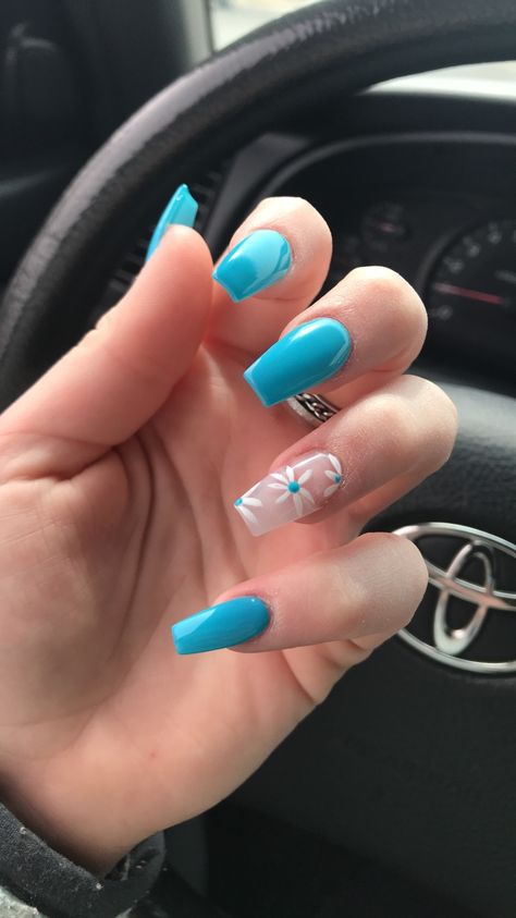 Real Acrylic Nails, 4 Color Nails, Nails With Basic Design, Square Nail Designs Matte, Spring And Summer Nails 2024, Tourquise Nails Design Short, Blue Acrylic Nails Ideas Summer, Acrylic Nail Designs Summer 2024, Cute Back To School Nails Acrylic