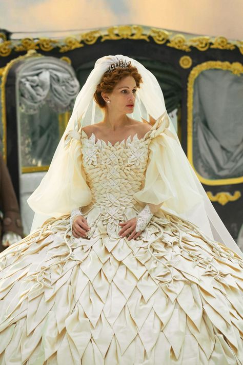 March 30, 2012 (USA) — Julia Roberts as ‘Queen Clementianna, Snow White's evil stepmother’ in “Mirror Mirror” by Tarsem Singh 💠  Based on the fairy tale "Snow White" collected by the Brothers Grimm • It received an Academy Award nomination for “Best Costume Design” Movie Wedding Dresses, Eiko Ishioka, Snow White Wedding, Wedding Movies, Fantasy Gowns, Most Beautiful Dresses, Movie Fashion, Movie Costumes, Julia Roberts