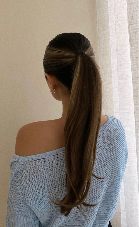 Hair Updos Easy, Updos Easy, Sleek Ponytail Hairstyles, Easy Hair Updos, Slicked Back Hair, Hair Stylies, Work Hairstyles, Sleek Ponytail, Sleek Hairstyles